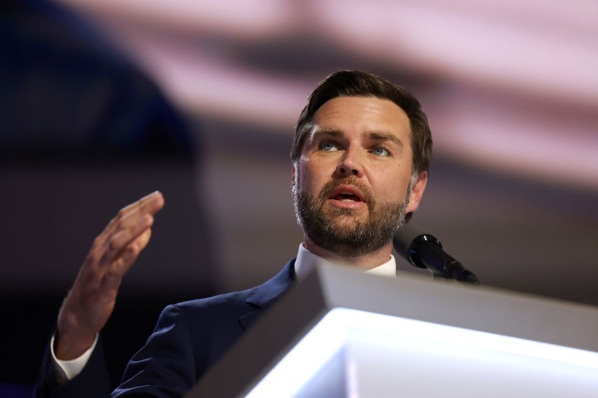 JD Vance touts Trump as ‘America’s last best hope,’ supporter of American workers post thumbnail image